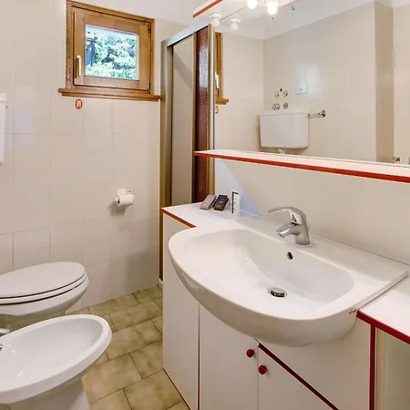 Holly 샬레 보르미오